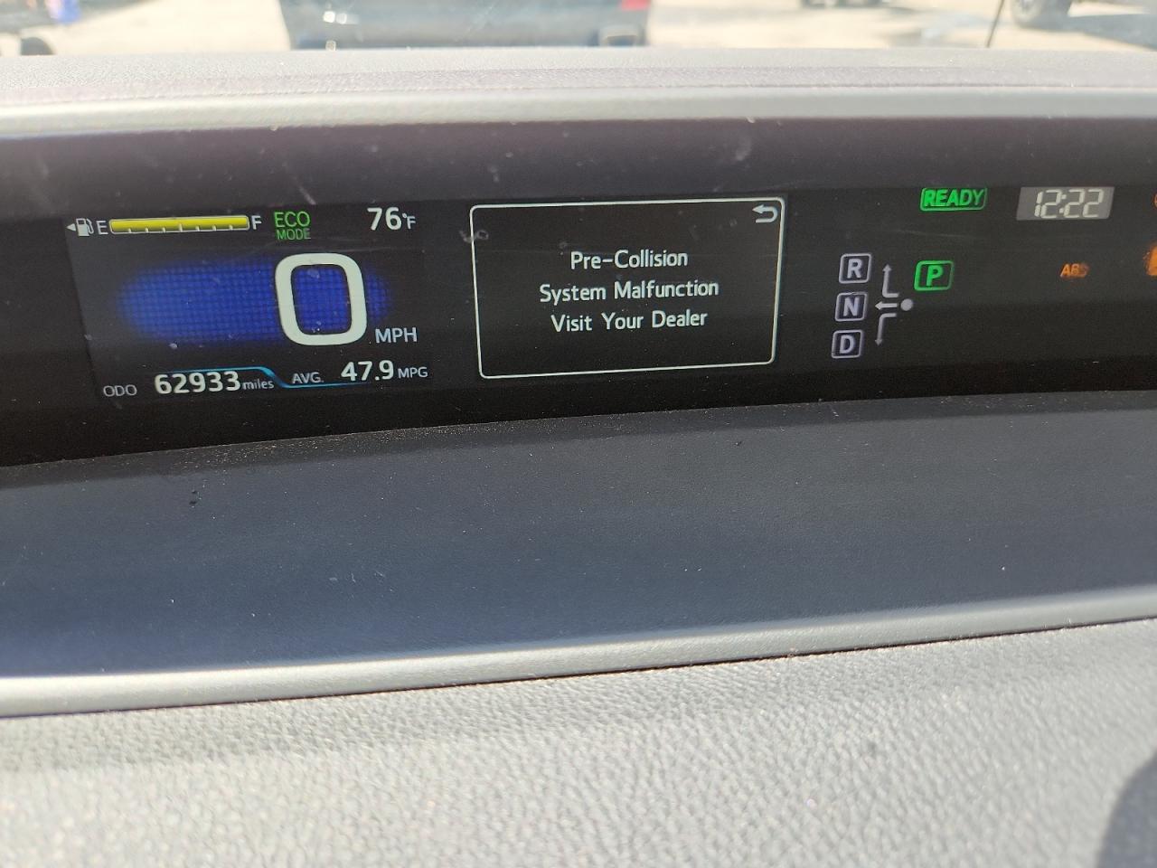 Toyota Prius Image 12