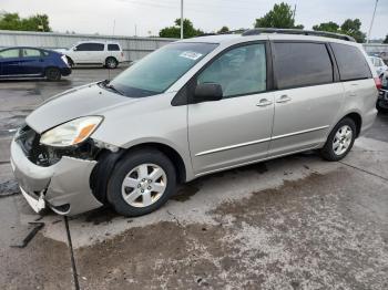  Salvage Toyota Sienna