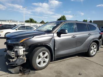  Salvage Toyota Highlander