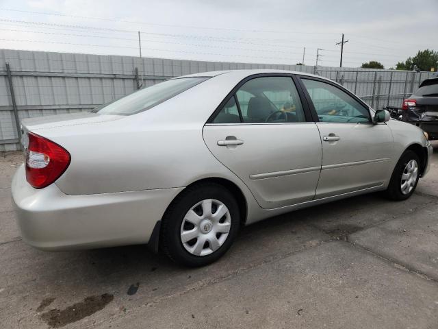 Toyota Camry Le Image 7