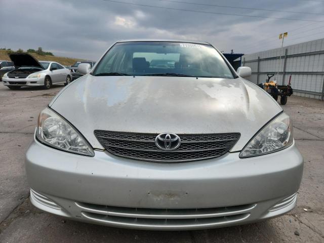 Toyota Camry Le Image 11