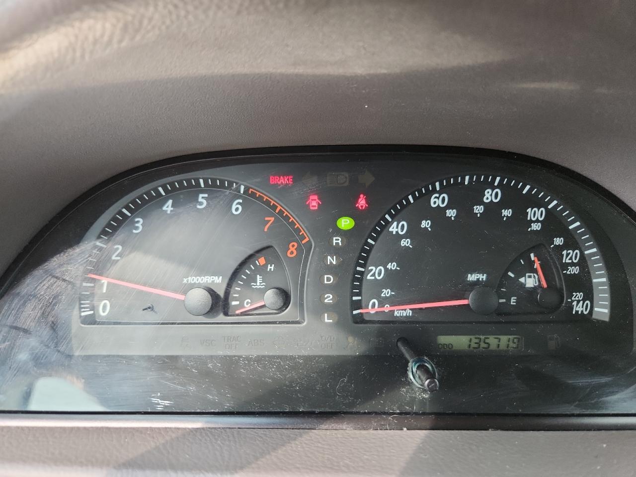 Toyota Camry Le Image 12