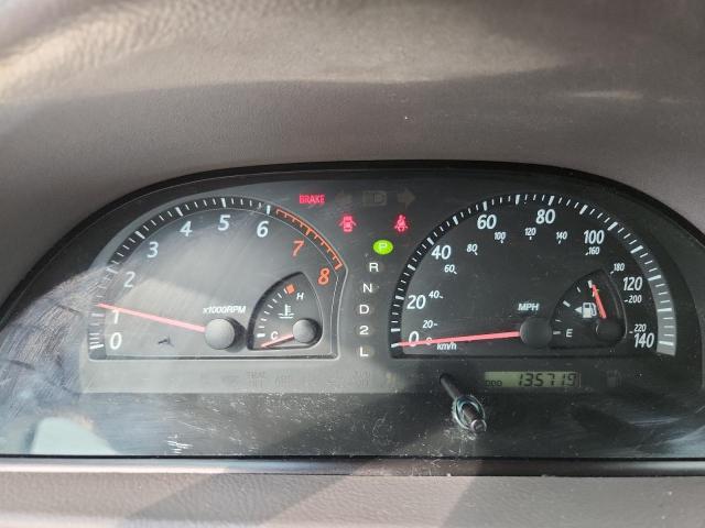 Toyota Camry Le Image 12