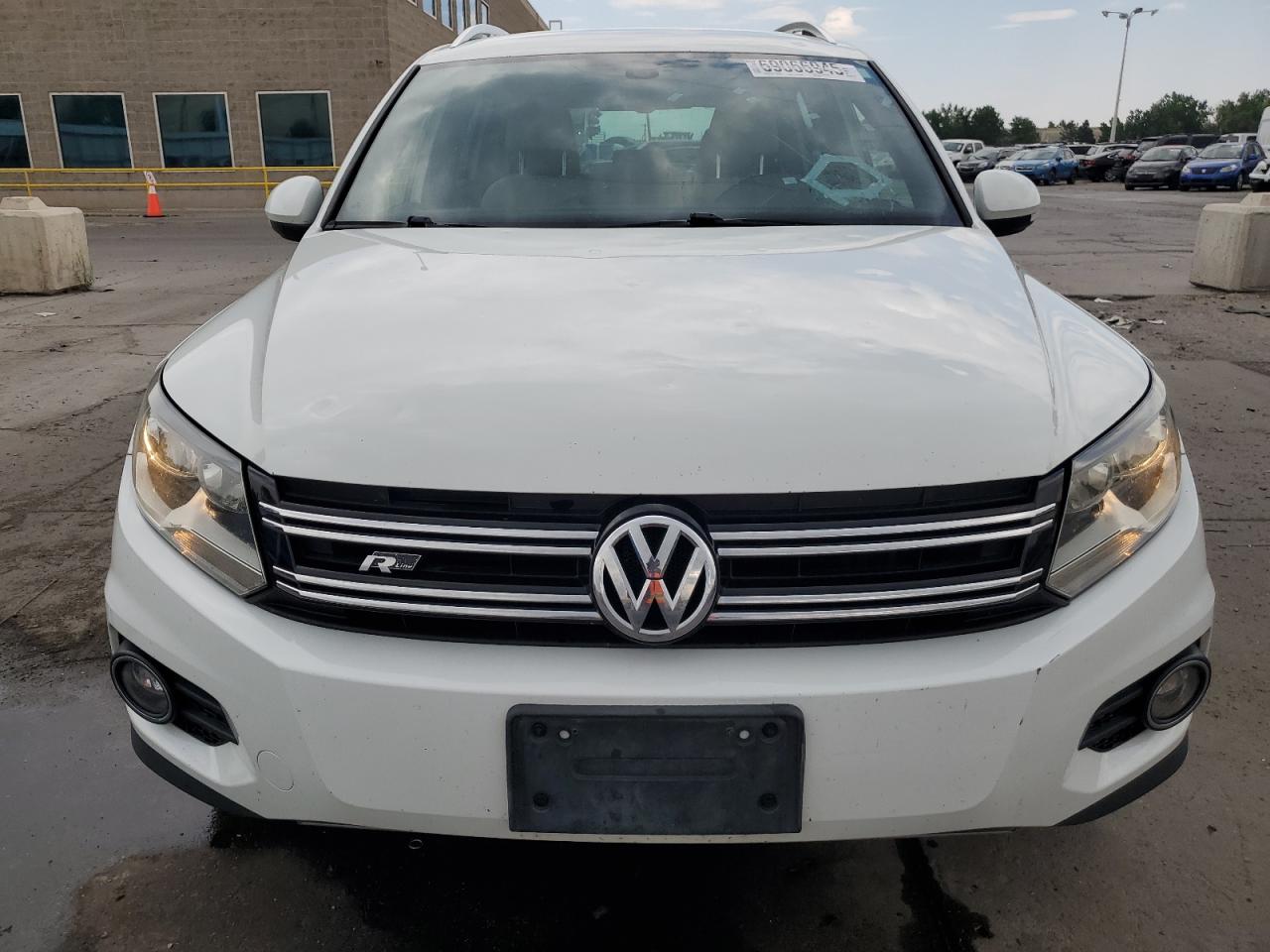 Volkswagen Tiguan S Image 12