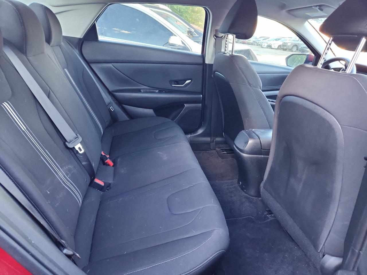 Hyundai ELANTRA Sel Image 13