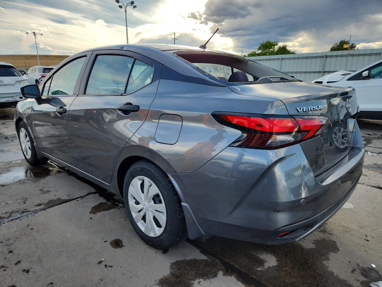 Nissan Versa S Image 12
