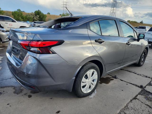 Nissan Versa S Image 4