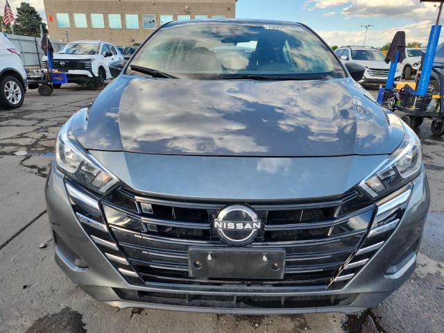 Nissan Versa S Image 8