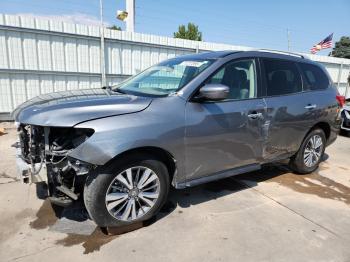  Salvage Nissan Pathfinder