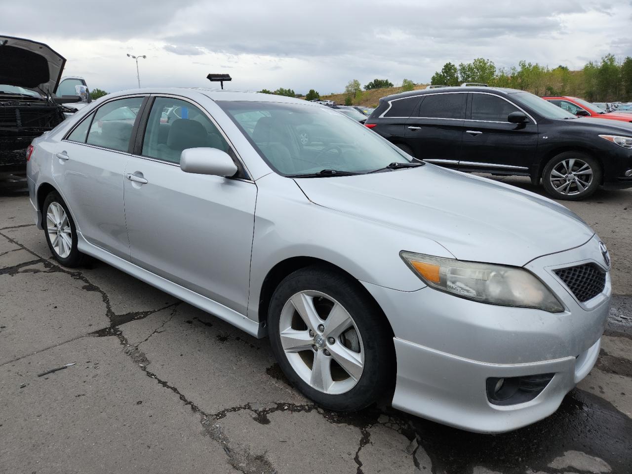 Toyota Camry Base Image 2