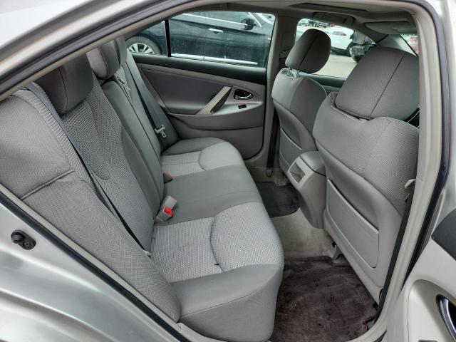 Toyota Camry Base Image 12