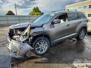  Salvage Toyota Highlander