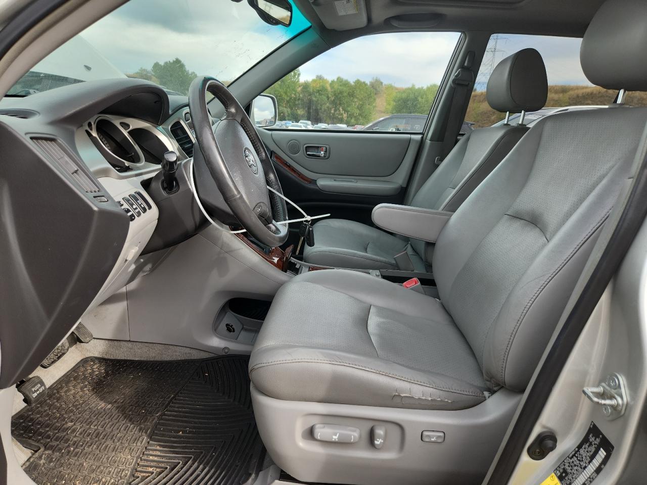 Toyota Highlander Hybrid Image 8