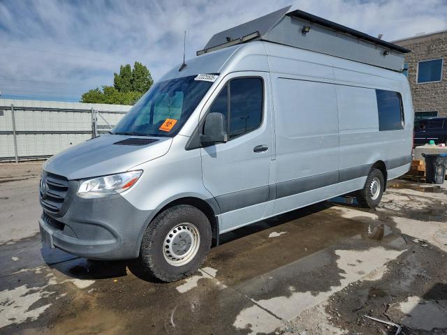  Salvage Mercedes-Benz Sprinter