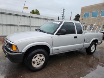  Salvage Chevrolet S-10