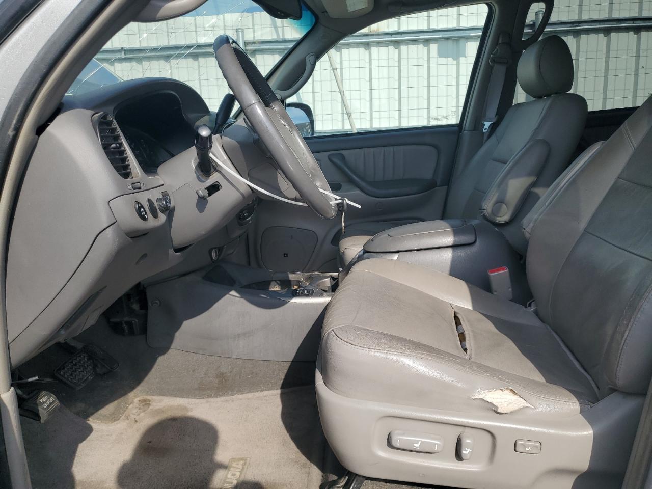 Toyota Sequoia Limited Image 8