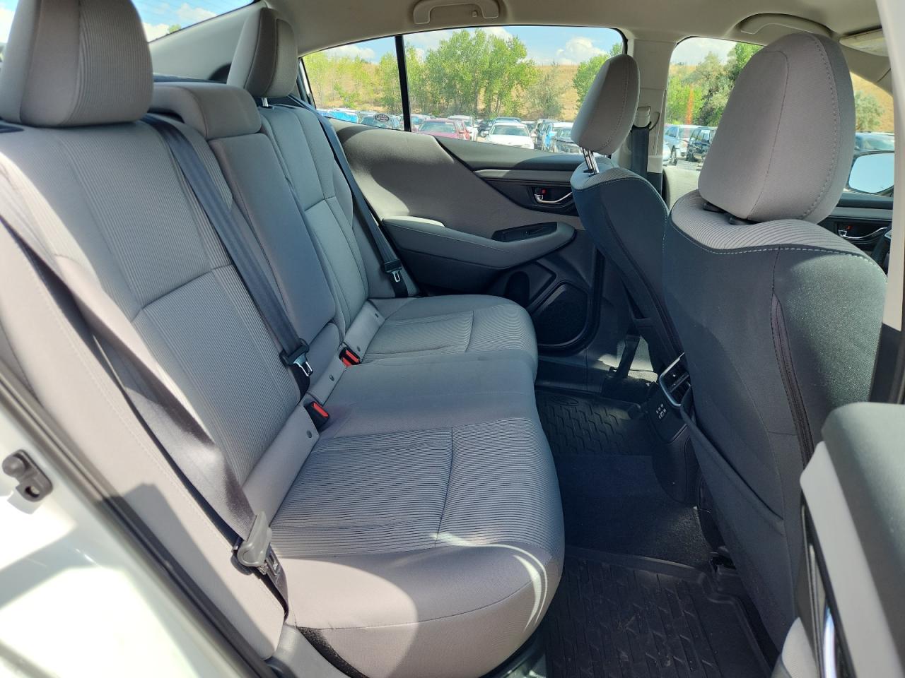 Subaru Legacy Premium Image 2