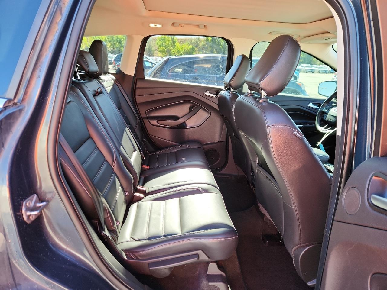 Ford Escape Titanium Image 3