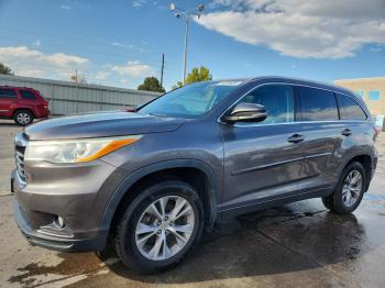  Salvage Toyota Highlander