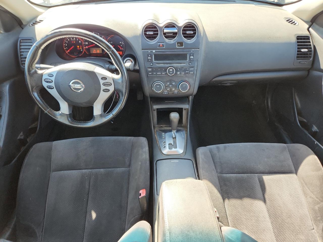 Nissan Altima 2.5 Image 9