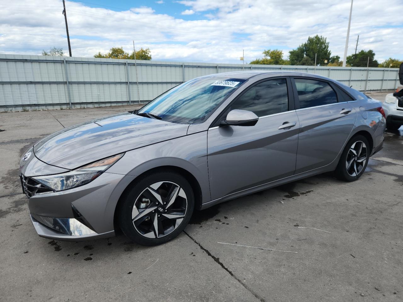 Hyundai ELANTRA Sel Image 1