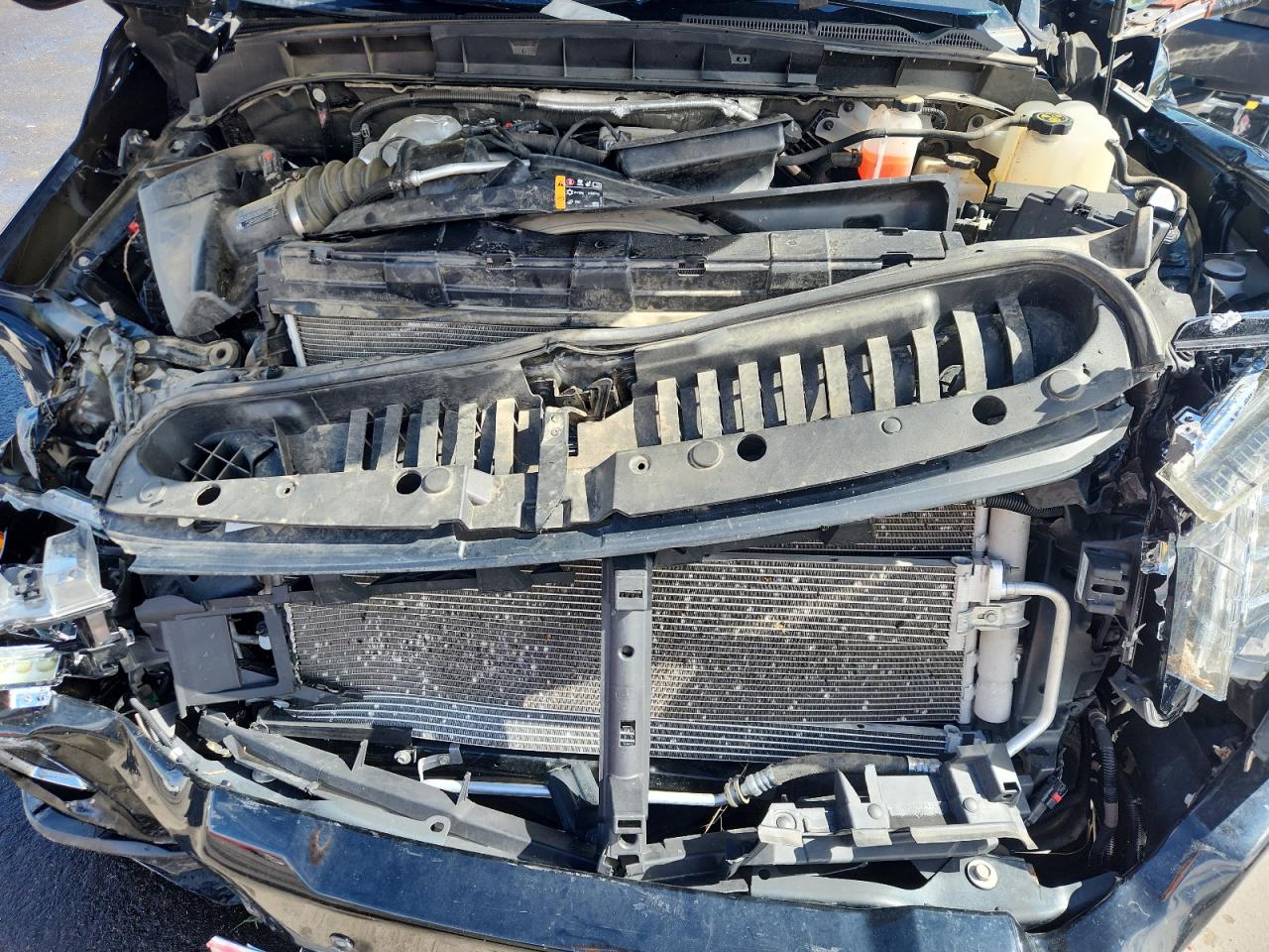 GMC Sierra K3500 Denali Image 2