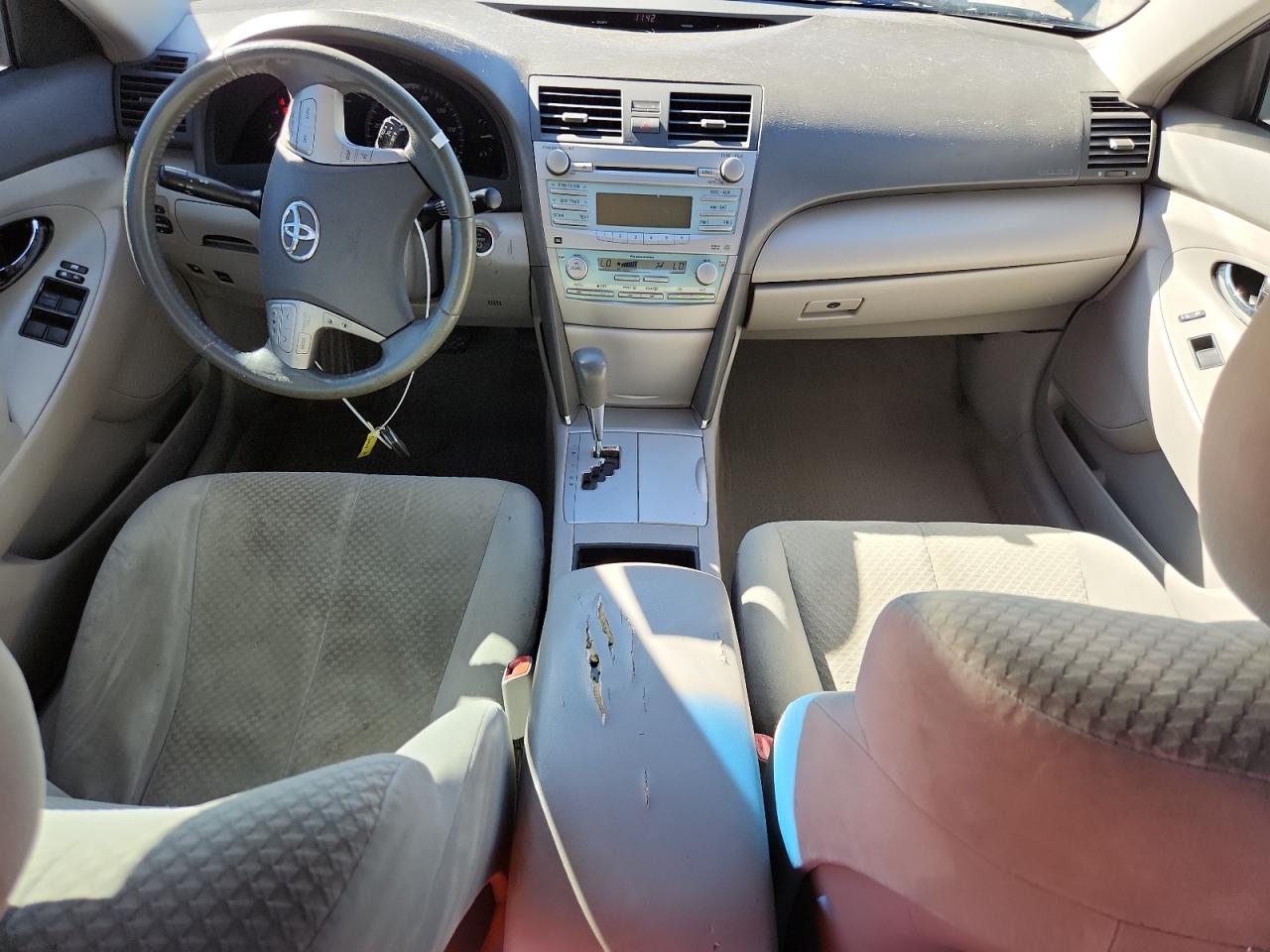 Toyota Camry Hybrid Image 6