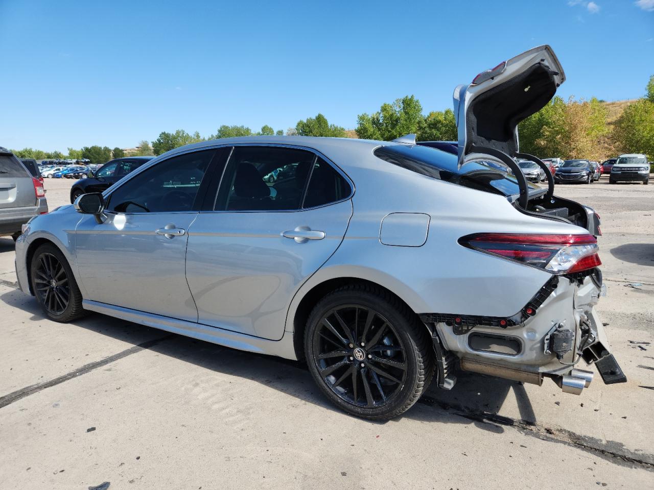 Toyota Camry Xse Image 12