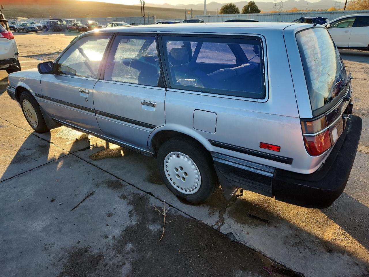 Toyota Camry Dlx Image 5