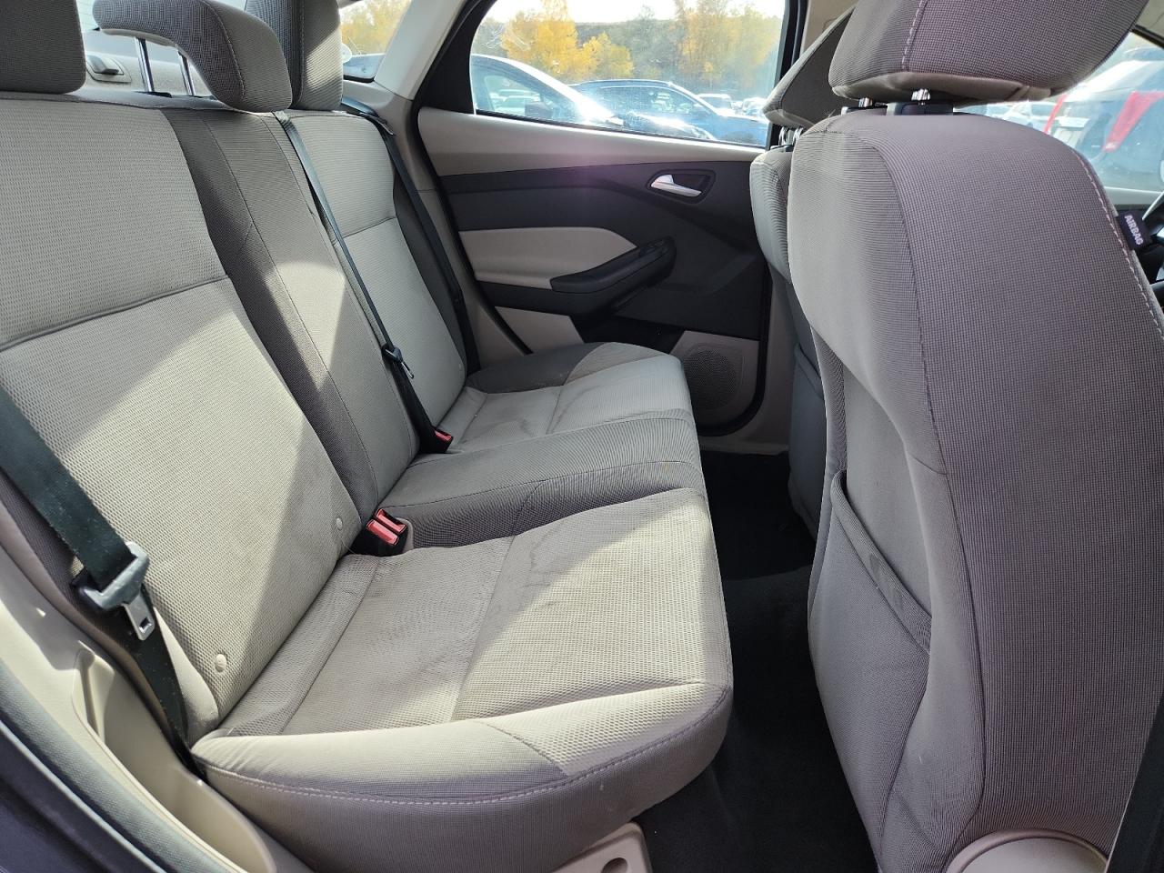 Ford Focus Se Image 8