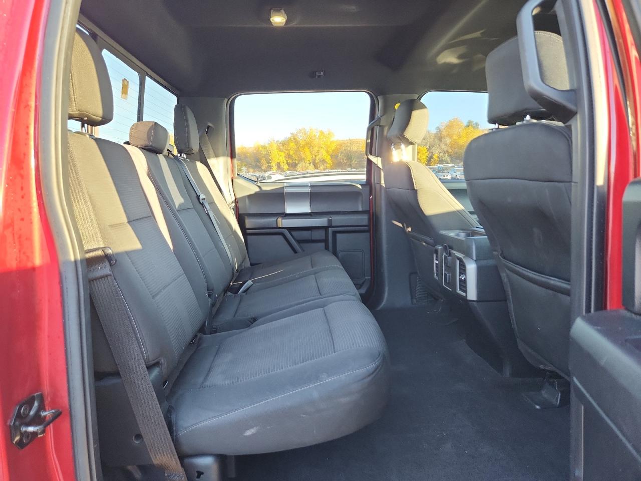 Ford F-150 Supercrew Image 6