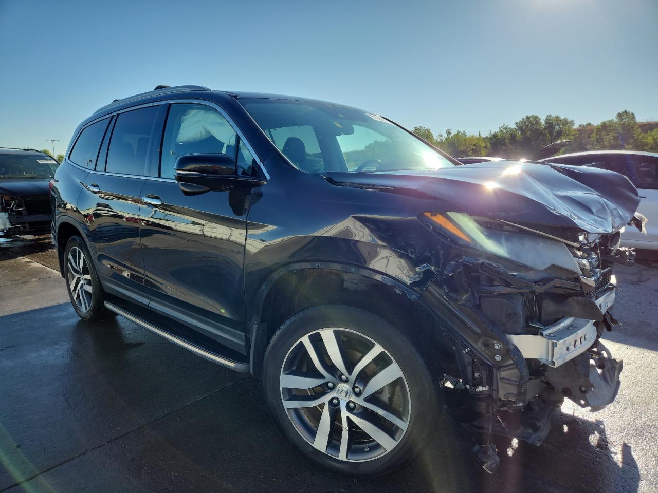 Honda Pilot Touring Image 2