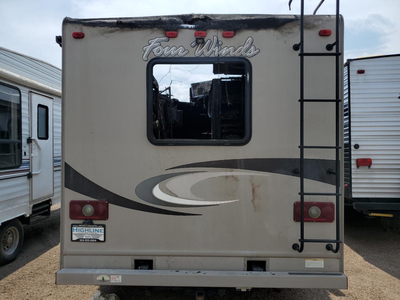 Ford Econoline E450 Super Duty Cutaway Van Image 3