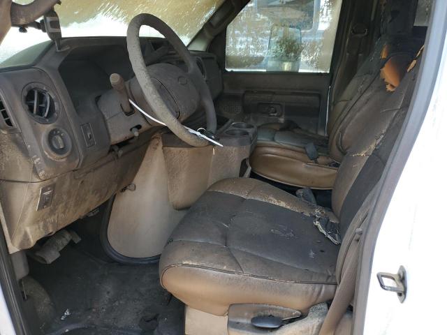 Ford Econoline E450 Super Duty Cutaway Van Image 10