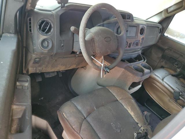 Ford Econoline E450 Super Duty Cutaway Van Image 6