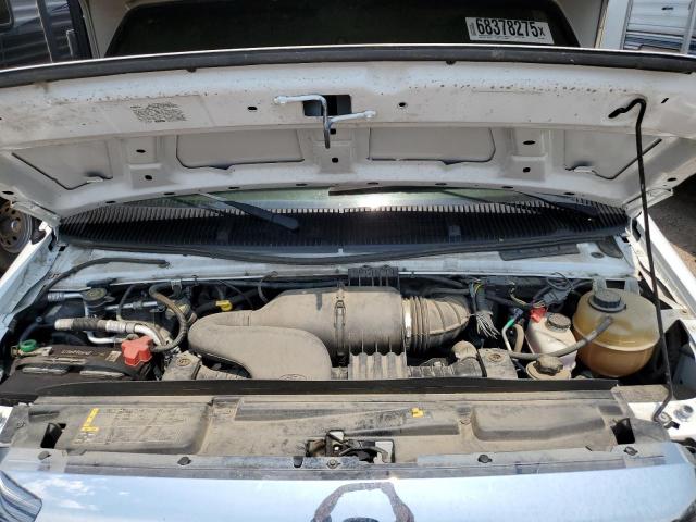 Ford Econoline E450 Super Duty Cutaway Van Image 11