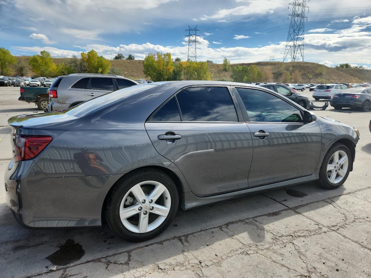 Toyota Camry Base Image 6