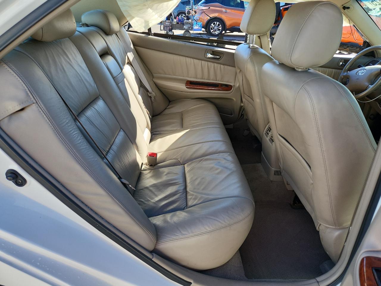 Toyota Camry Le Image 11