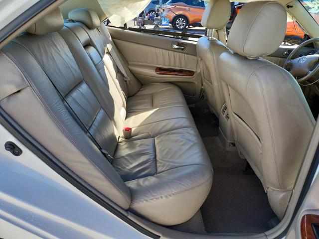 Toyota Camry Le Image 11