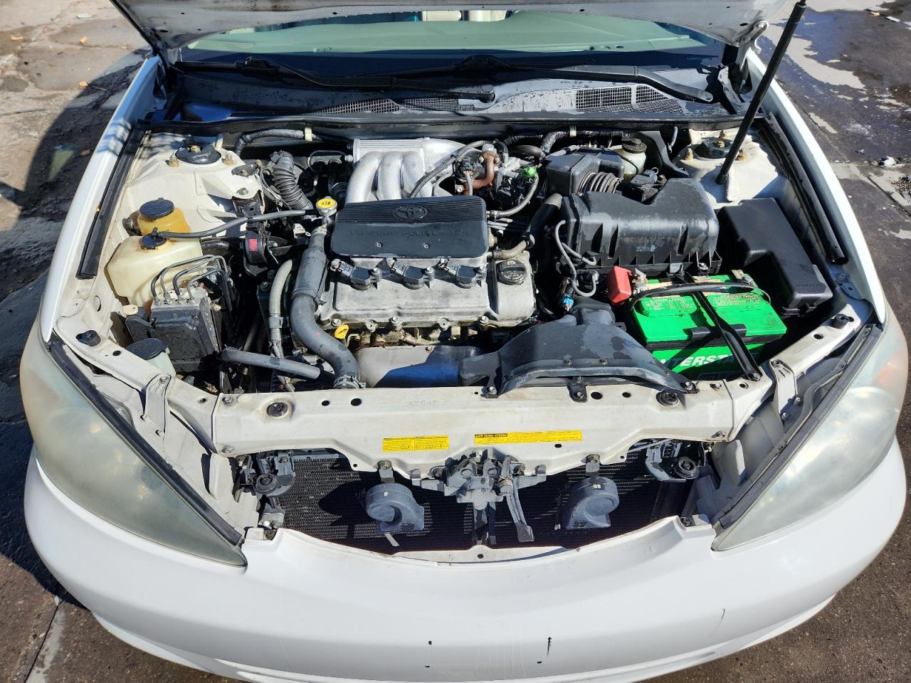 Toyota Camry Le Image 10