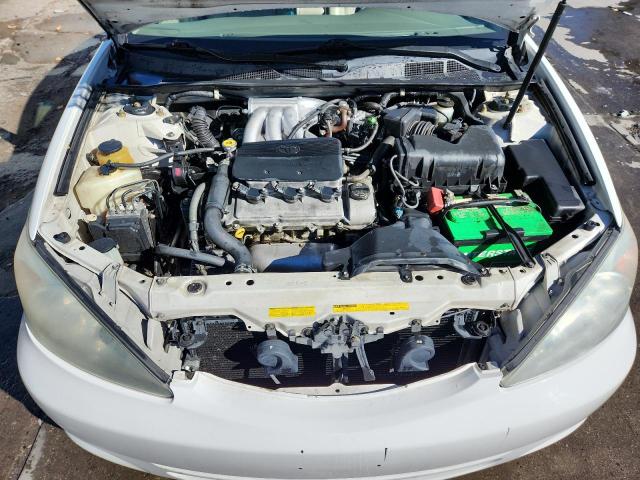 Toyota Camry Le Image 10