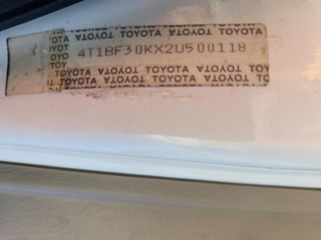 Toyota Camry Le Image 6