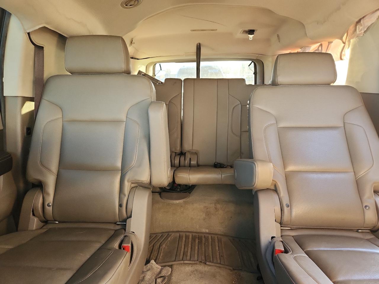 Chevrolet Suburban K1500 Premier Image 5