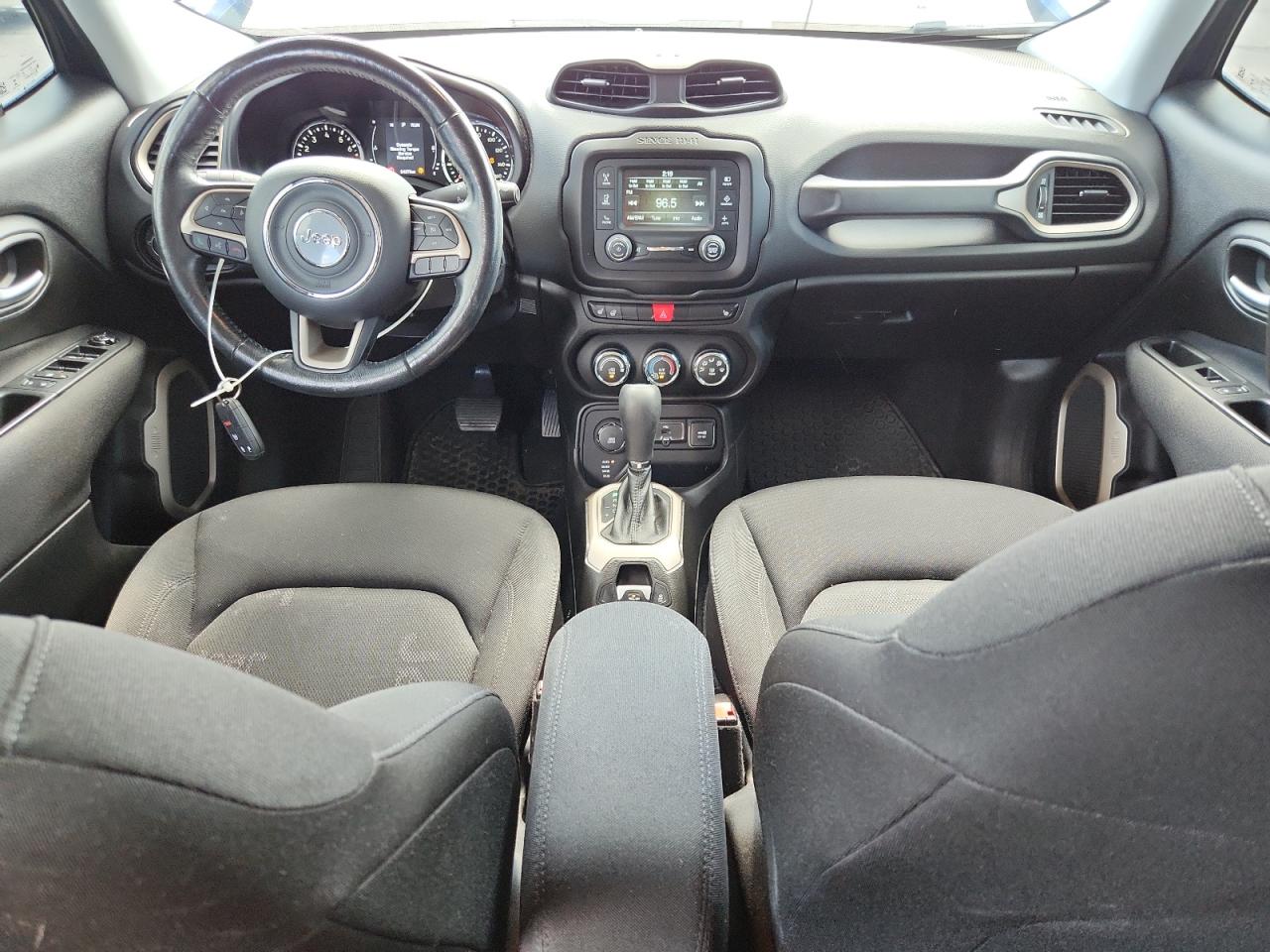 Jeep Renegade Latitude Image 11