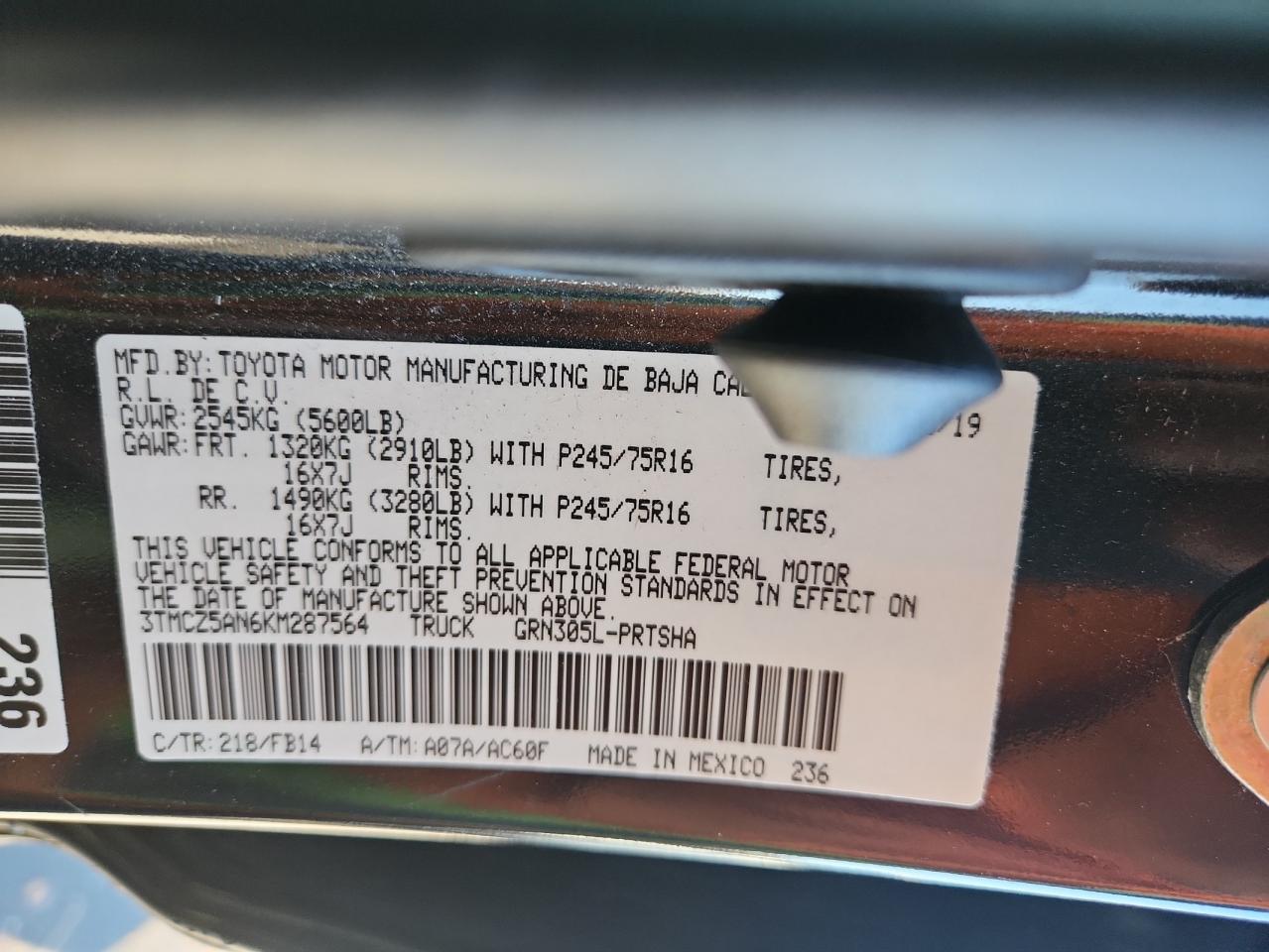 Toyota Tacoma Double Cab Image 11