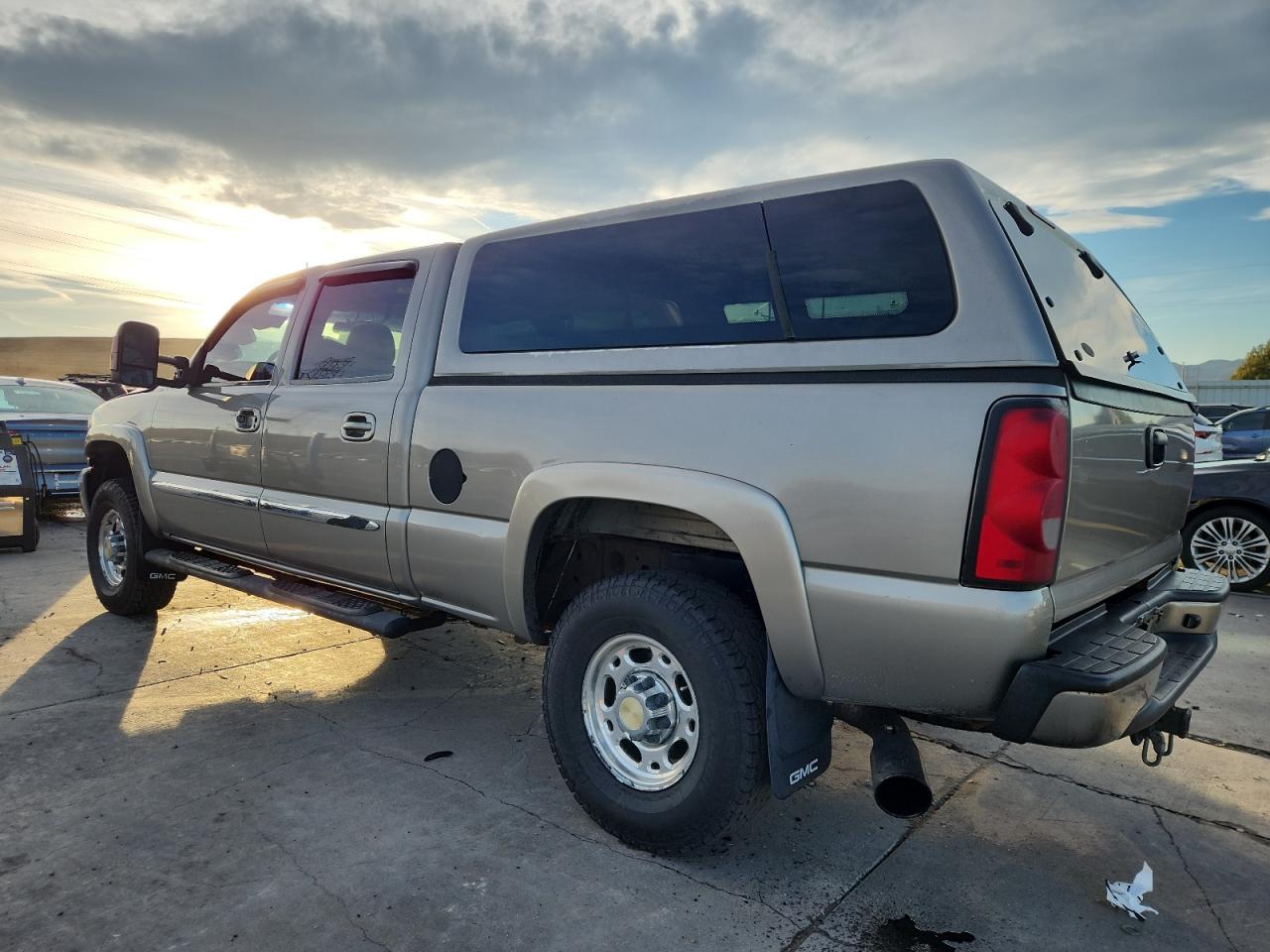 GMC Sierra K2500 Heavy Duty Image 6