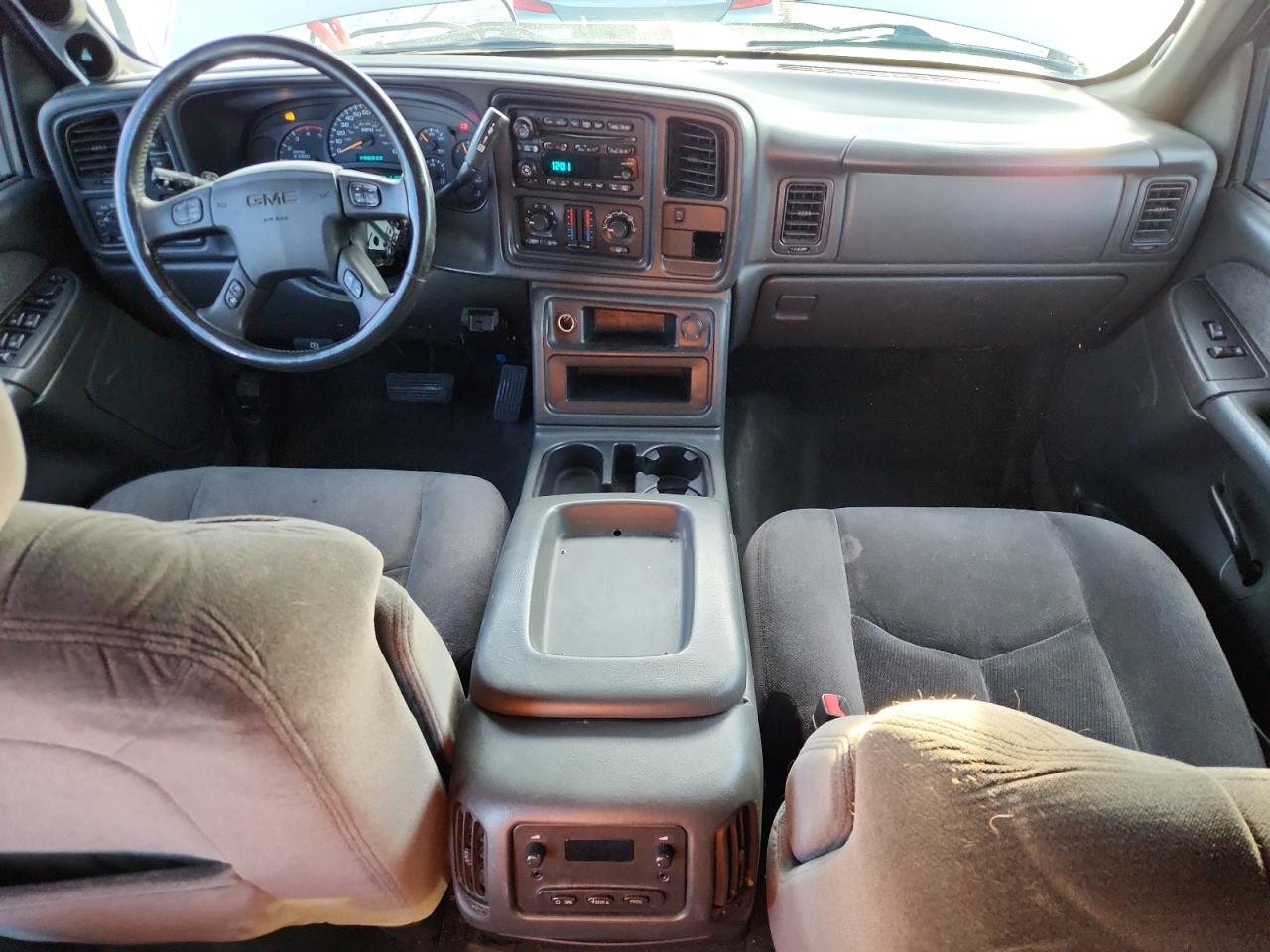 GMC Sierra K2500 Heavy Duty Image 8