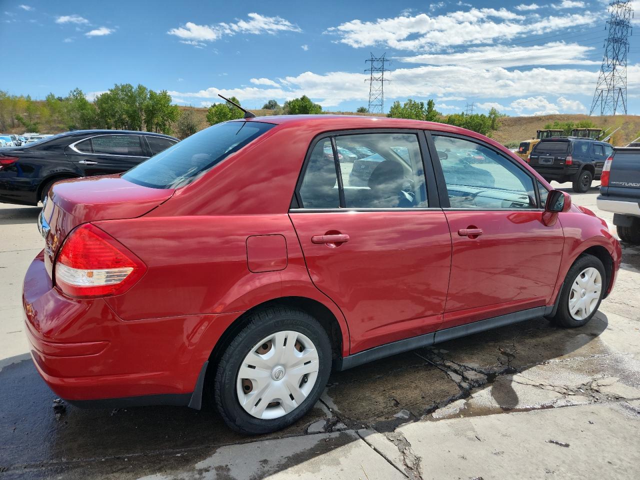 Nissan Versa S Image 3