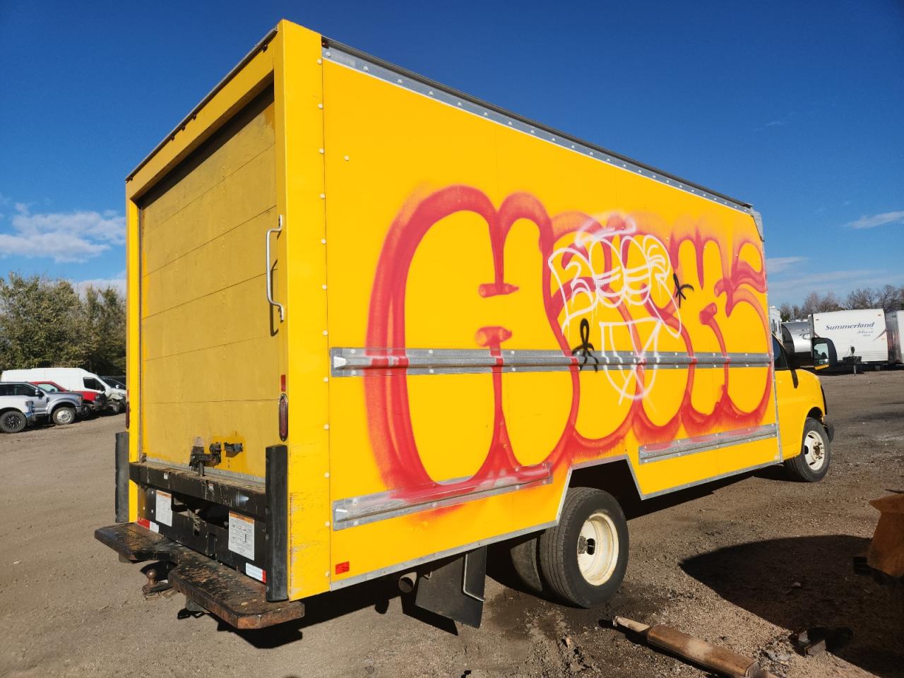 GMC Savana Cutaway G3500 Image 9