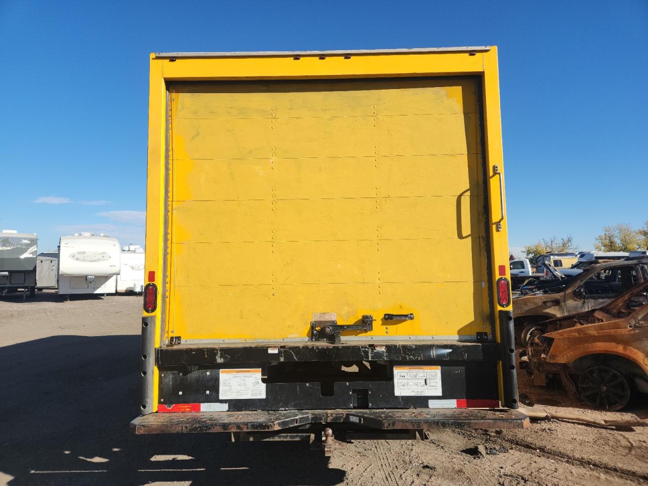 GMC Savana Cutaway G3500 Image 6